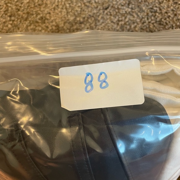 GAP Mid Rise Baby Boot Jeans - Picture 5 of 6